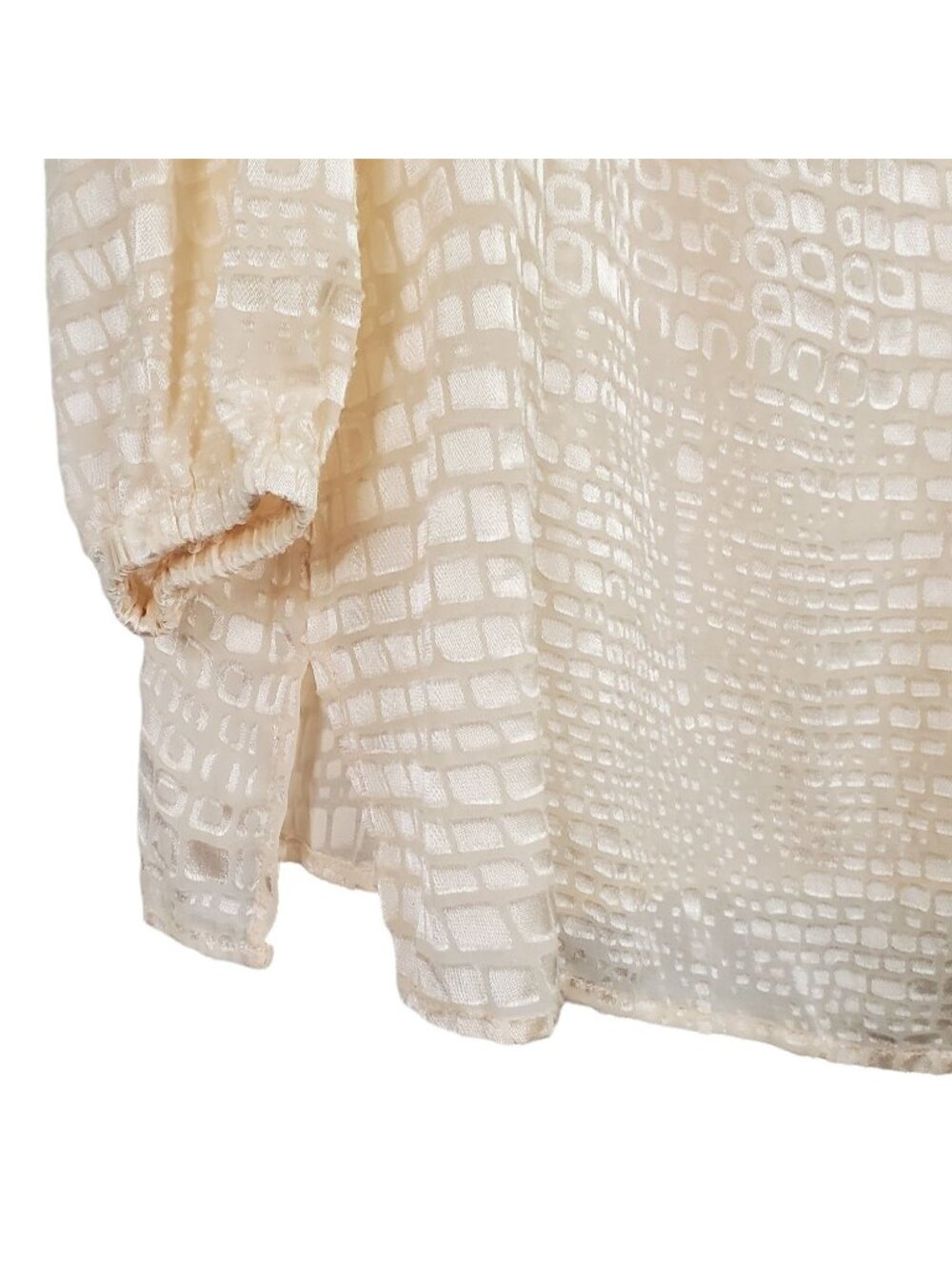 Chicos 3 Size XL Blouse Puff Sleeve Sheer Textured Geometric Flowy Light Blush - Picture 7 of 7